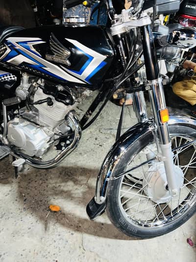 Honda 125 2025 black