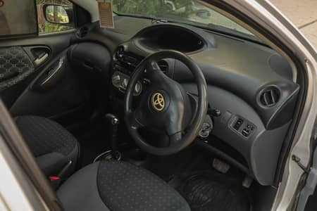Toyota Vitz 2003/6