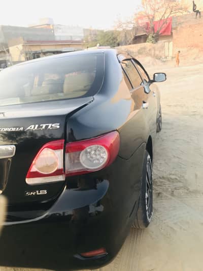 Altis sr auto full option sunroof