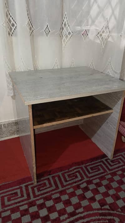 Medium Size Dining Table For Sale. 0312 9868568