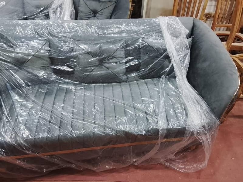 three seater customized sofa with solid material 0