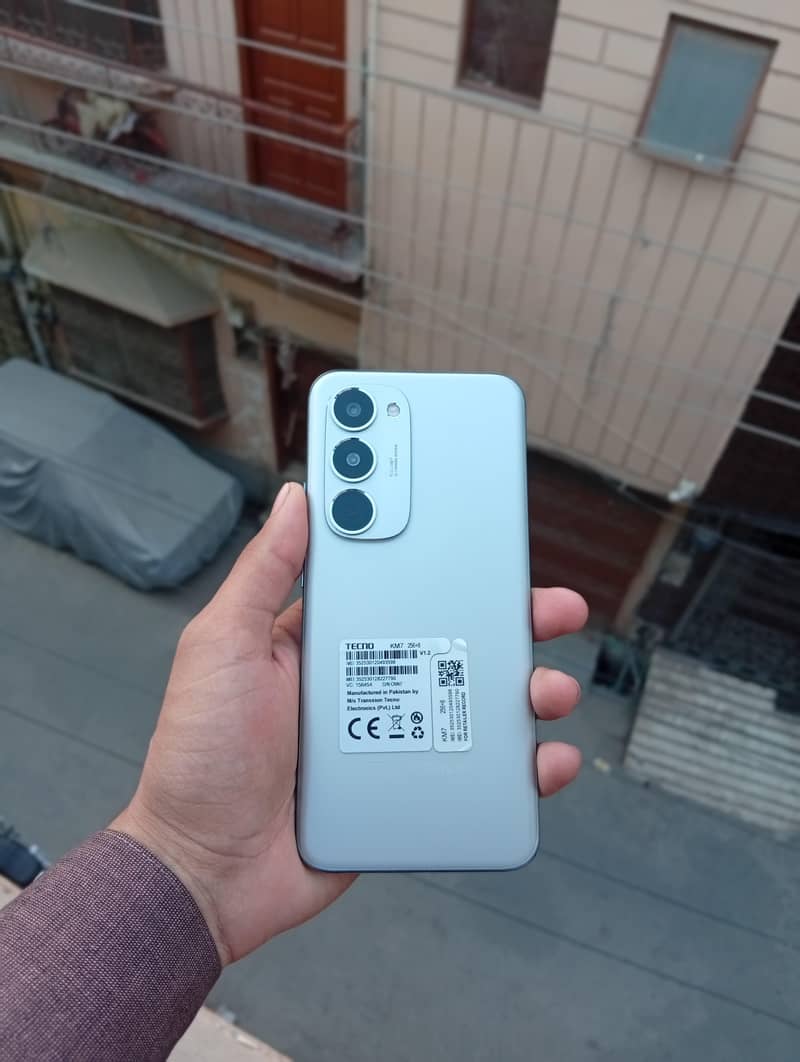 Techno spark 40 pro plus 0