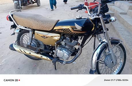 Honda CG 125 Model 2024 - Golden Edition Graphics - Like New