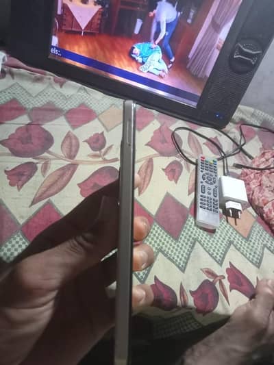 Infinx smart 8  with box 4/64