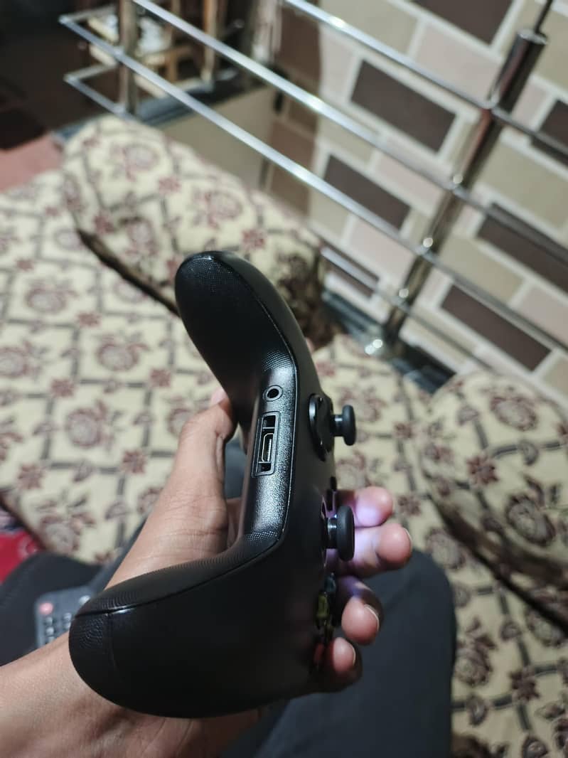 Xbox series x controller 2
