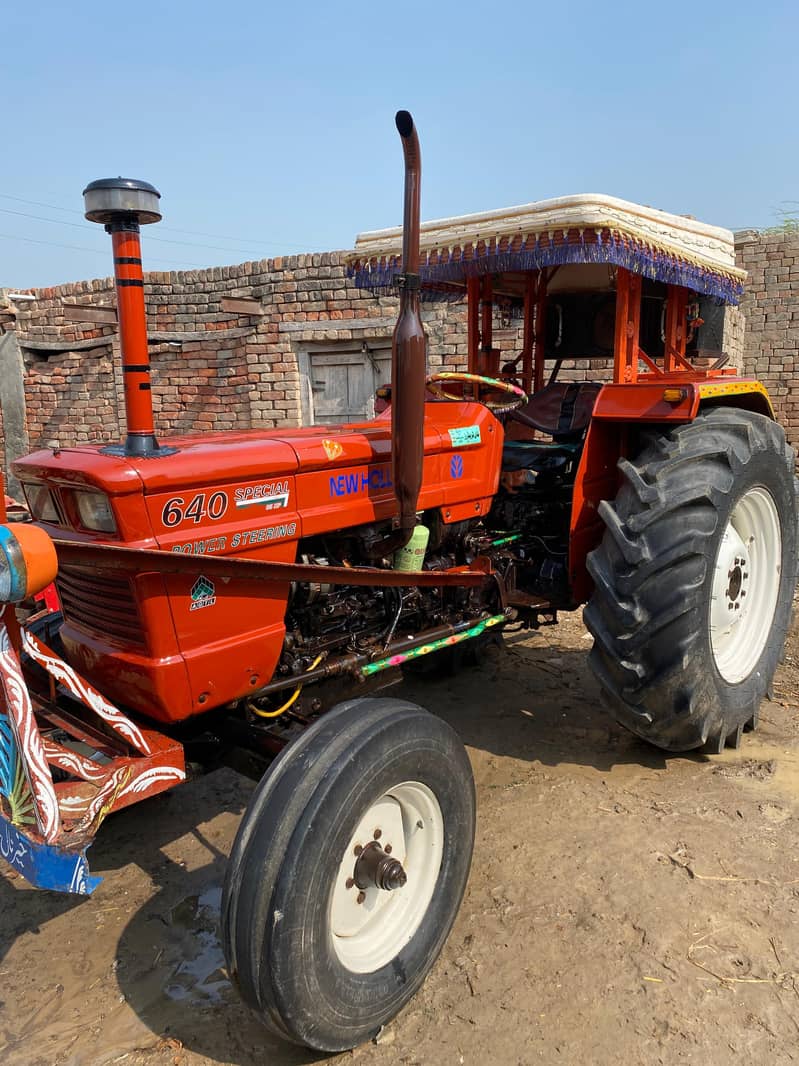 640 tractor 3