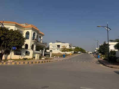 1 Kanal Ideal Location Solid Land Plot With Stunning Hills View