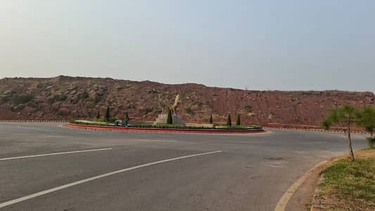 8Marla Ideal Location Solid Land Plot With Stunning Hills View