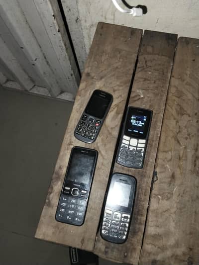 4 phone hai Charon original Hain