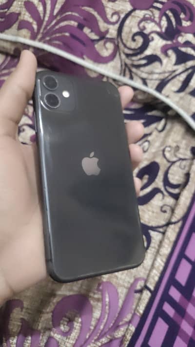 Ip 11 10/10 condition battery health 67 all Okk ha koi fault nahi ha