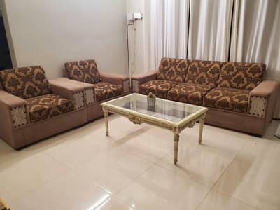 5 seater sofa set without table. . excellent condition