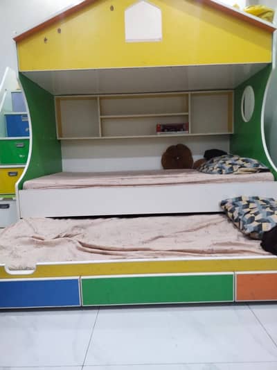 Kids bunker bed with mattress