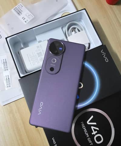 Vivo V40 5G PTA approved lush Condition WhatsApp 03201602758