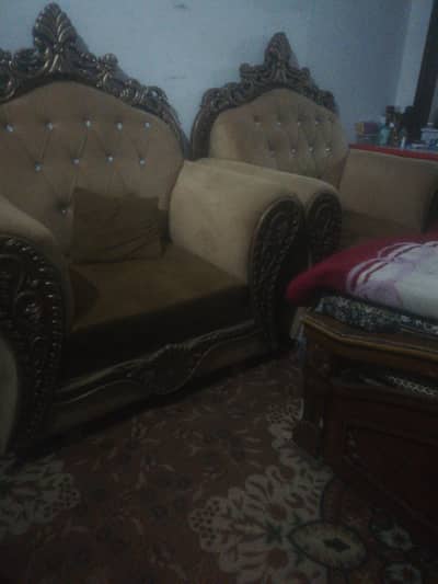 Crown Sofa set 3 piece only 6 month use