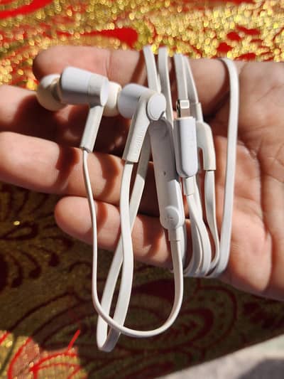 belkin earphone orignal  for iphone