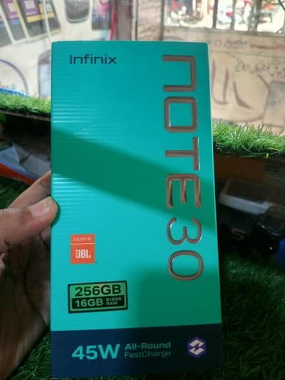 16GB Ram 256GB rom box  with  original 45 wat charger