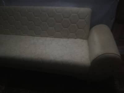 combed Sofa all good quality only 6 month use