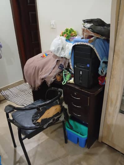 Computer + study  table