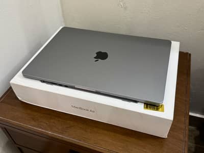 MacBook Air M2 15” Space Gray | 8/256 | with Box