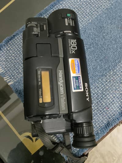 sony video camera made in japan model no CCD_TR16E
