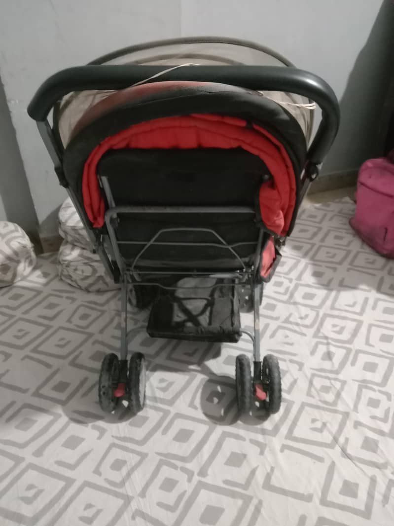 stroller 0