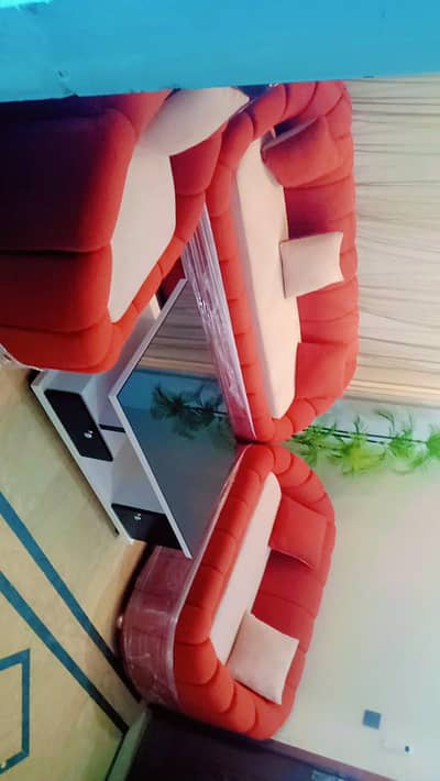 Elegant big size sofa set for sale in excellent 10/10 condition