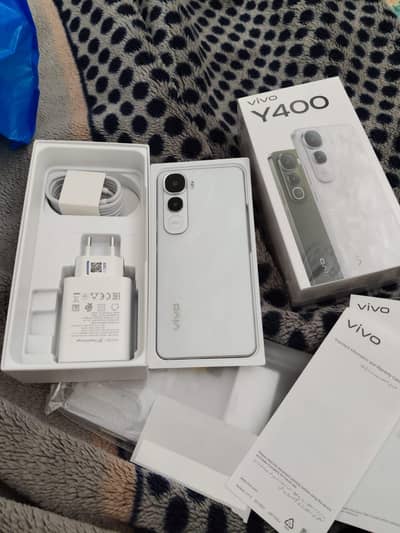 vivo y400 8/256 some days use full box warranty untouch accessories