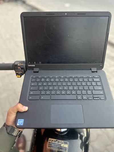 LENOVO LAPTOP HAI BILKUL OKAY HAI KOI FAULT NI HAI CONDITION BRAND NEW