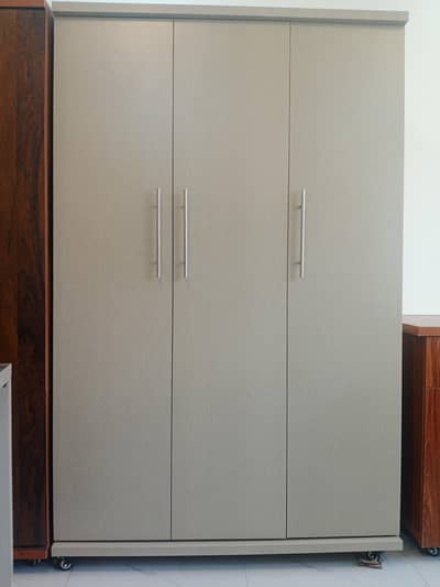 3 door almari/ Premium /cupboard /wardrobe for sale/almarih/colorful