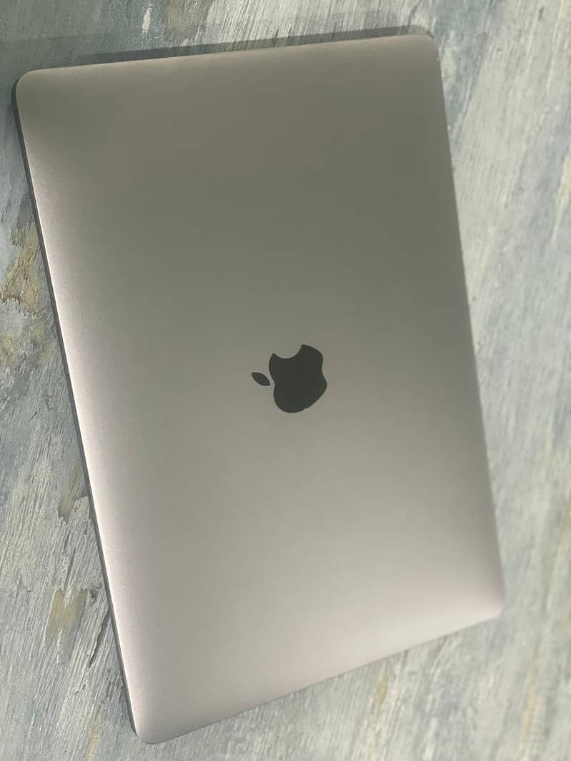 MacBook 4