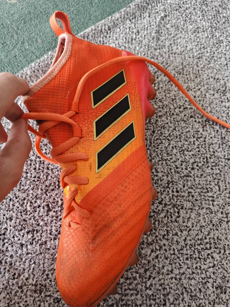 “No returns or exchanges accepted. ” 1