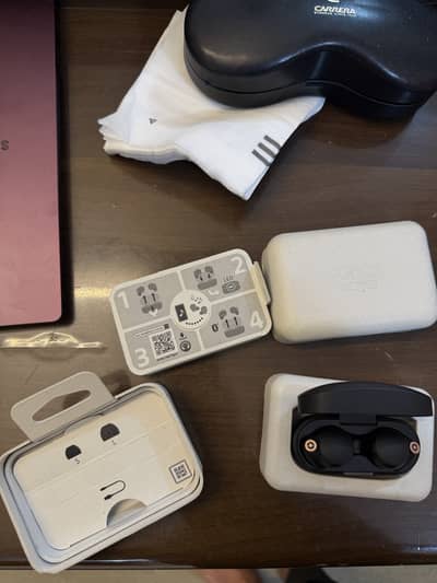 Sony WF-1000XM4 earbuds