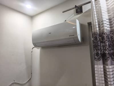 Inverter AC 1.5 tone for quick sale