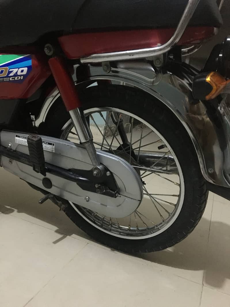 Cd 70 good condition 7