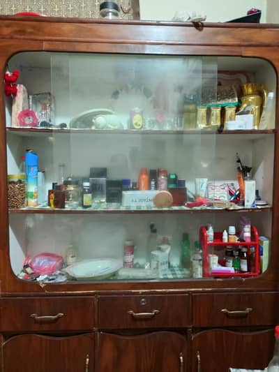 use showcase in good condition
