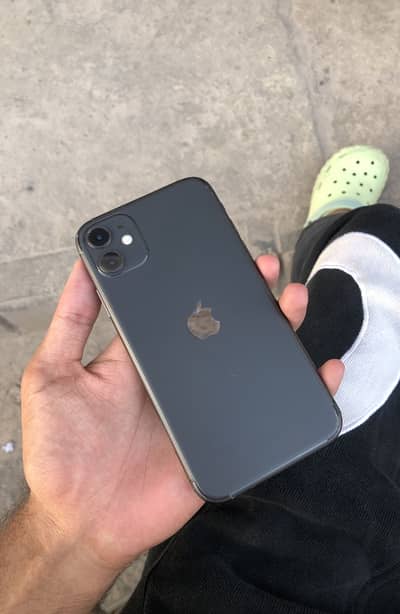 I PHONE 11. FACTORY UNLOCK