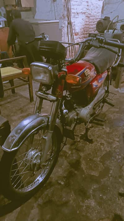 CROWN HD PLUS 2019 MODEL