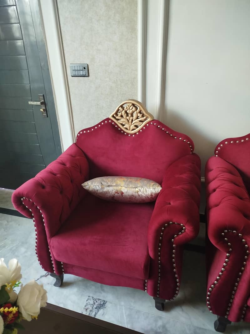 Solid Kicker Wood 5 Seater Sofa Set in Excellent Condition 4