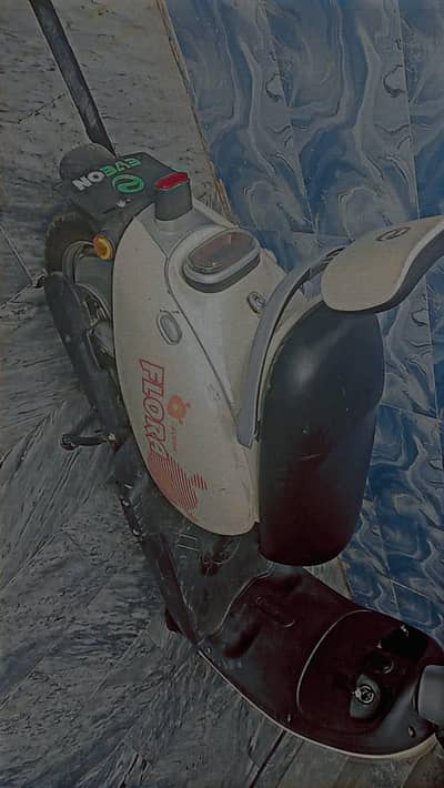 Electric Scooty 2025 - 60km Range - Good condition