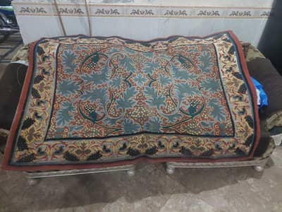 small carpet available  in smart condition