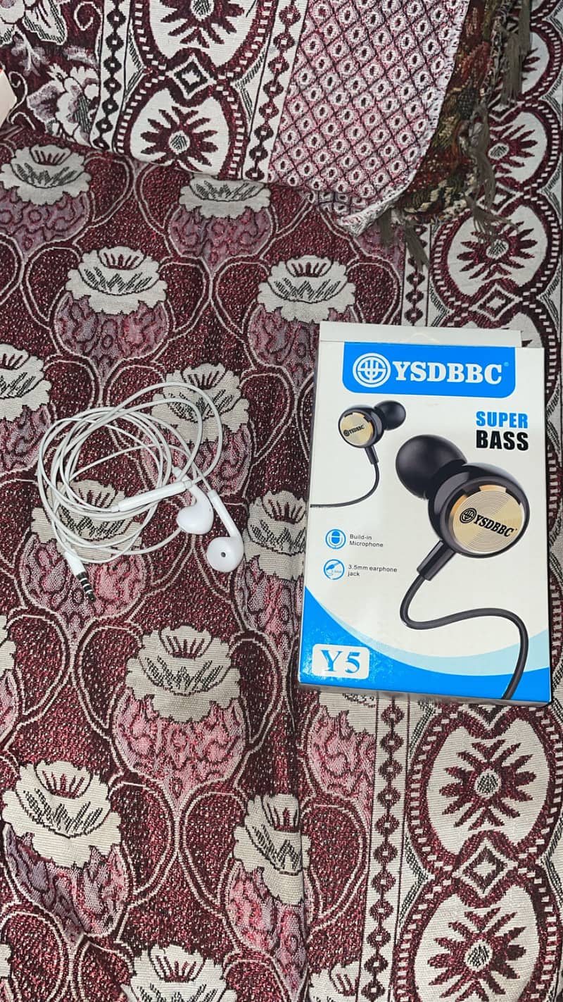 Accessories 6