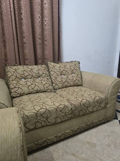 3+2+1 sofa set in neat and clean condition