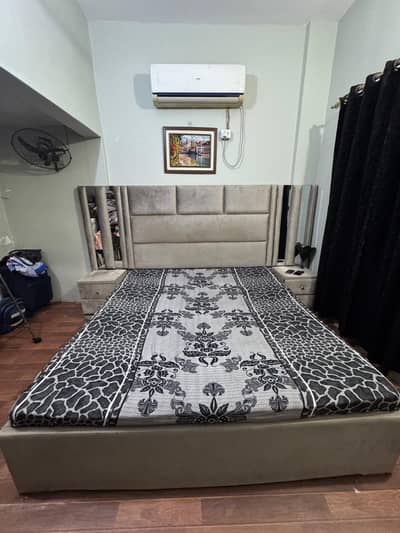 King Size Bed with side tables.