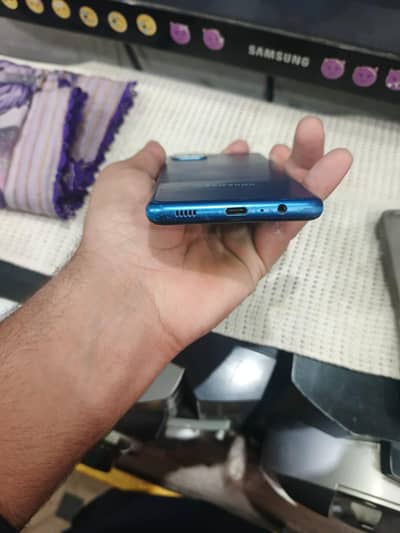 I am seeling Samsung a12 pta approved with box