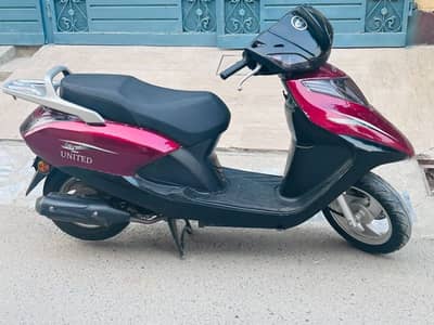 United Scooty 100cc For sale0341 5954390