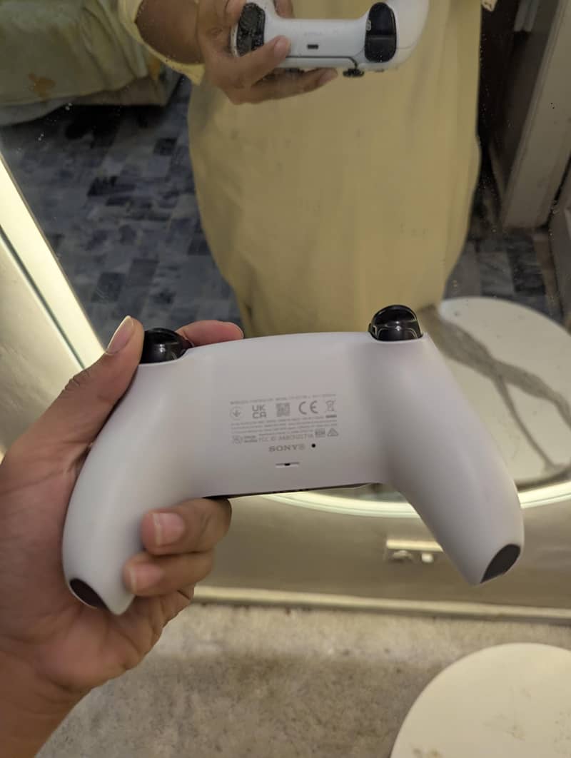 PS5 original Sony controller 3