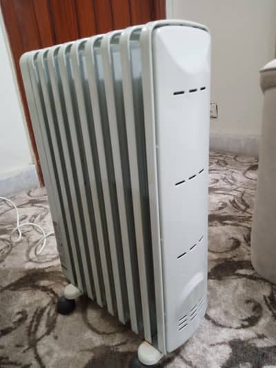 De'Longhi almost new electric oil heater
