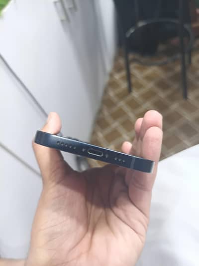 iPhone 12 iCloud lock