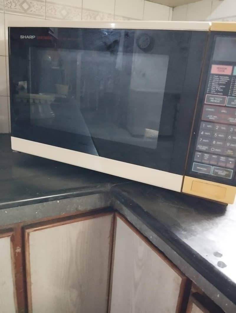 Sharp Carousel type Microwave 0