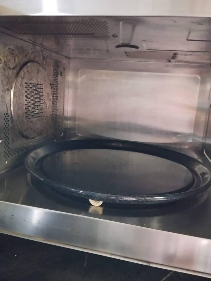 Sharp Carousel type Microwave 2